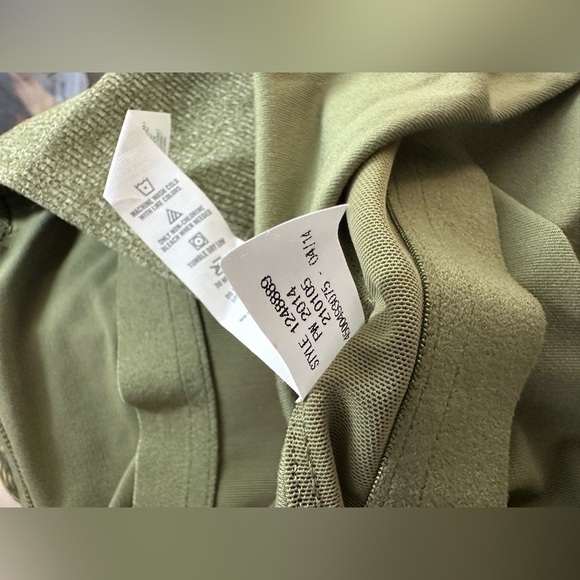 Under Armour Olive Green Fitted Crop Sports Bra Size S - Picture 7 of 7